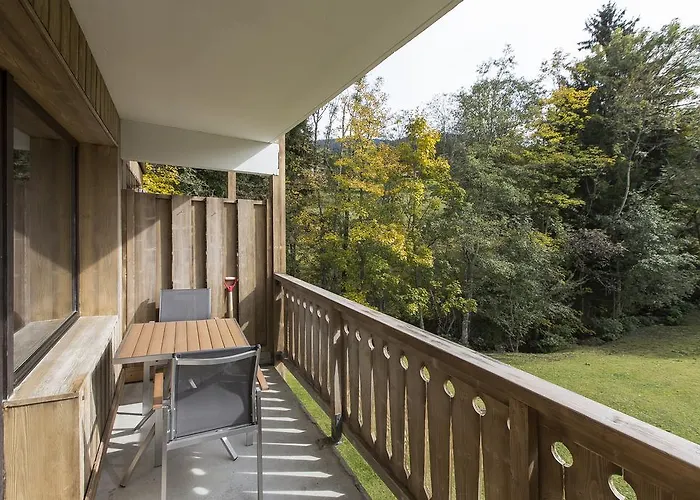 Les Autrichiens - アパート